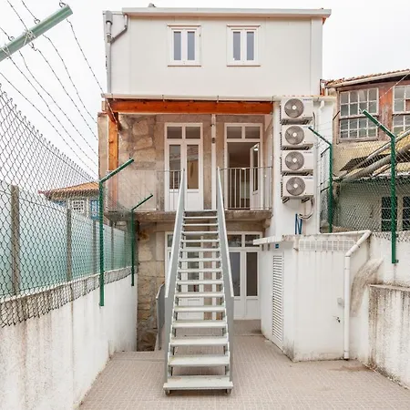 & Apartment